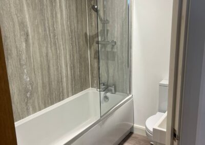 bathroom at Pennant Igyn Holiday Cottage